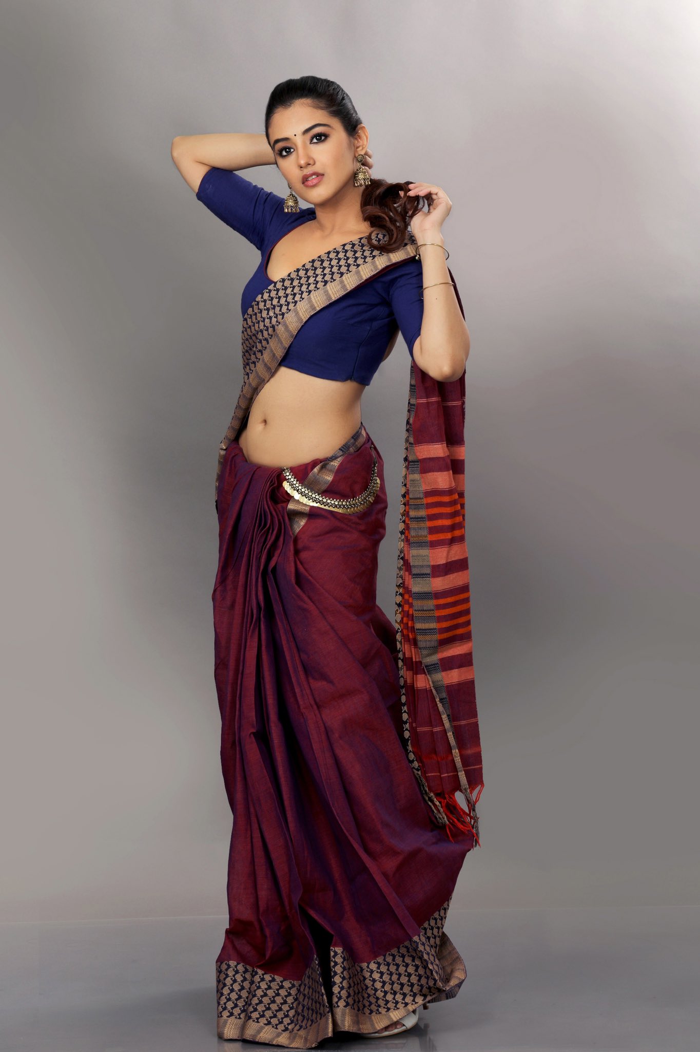 Malvika Sharma Hot Pics In Saree South Indian Actress
