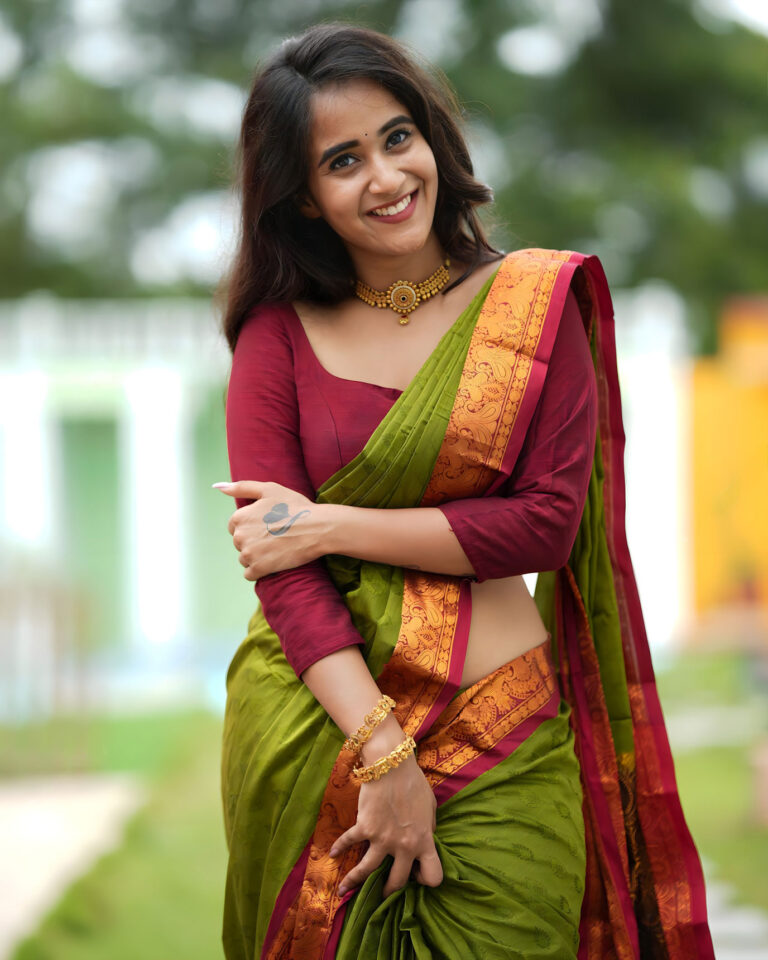 Deepthi Sunaina In Silk Saree Photos South Indian Actress