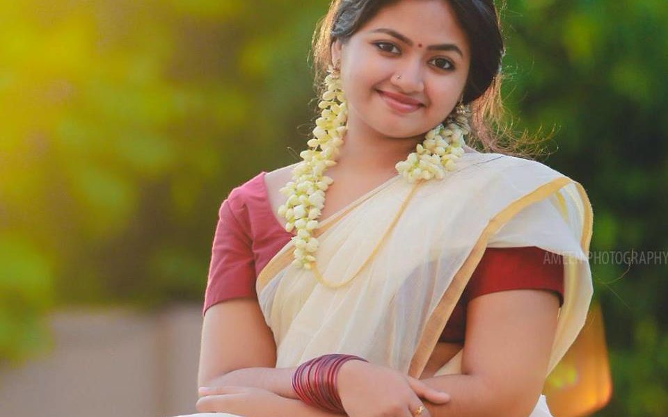Shaalin Zoya in Saree Pics