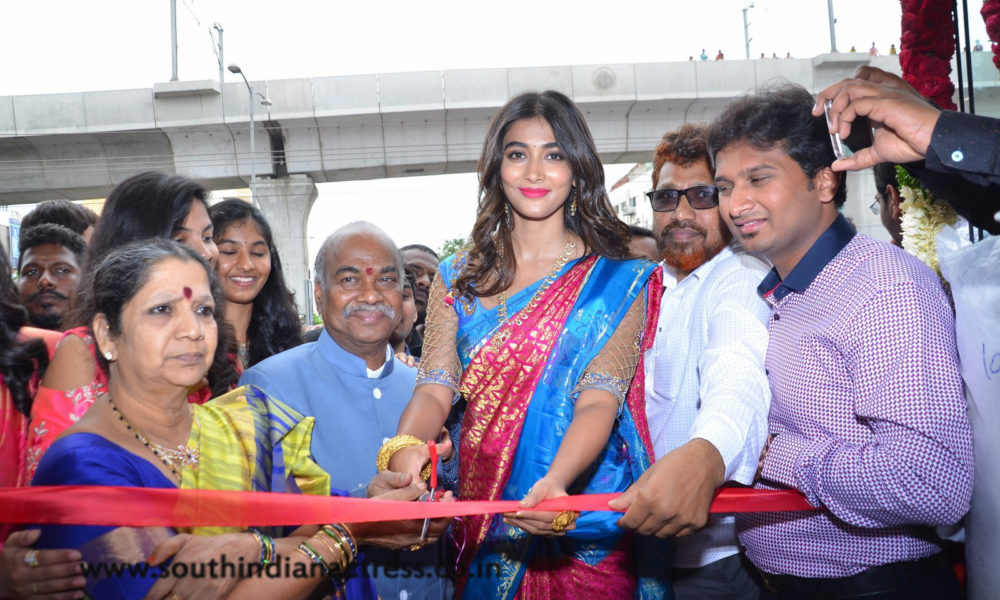 Pooja Hegde Launches Anutex Shopping Mall