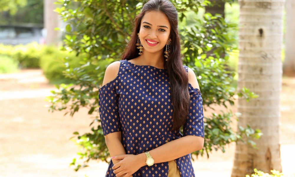 Pujita Ponnada at Darshakudu press meet
