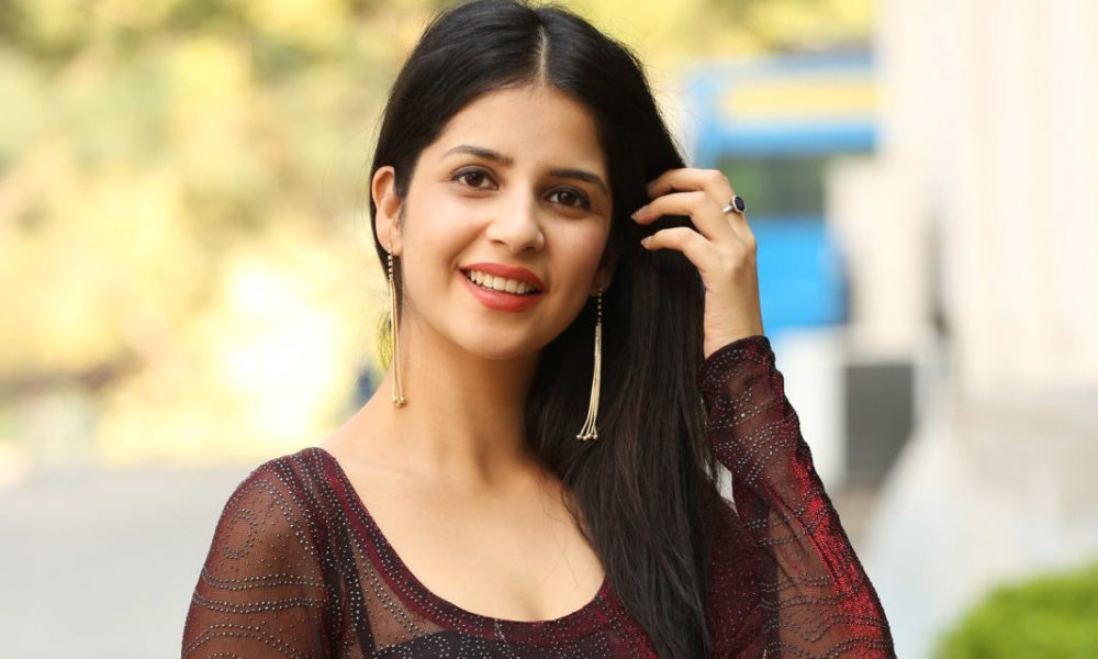 Kashish Vohra stills at Sapthagiri LLB success meet