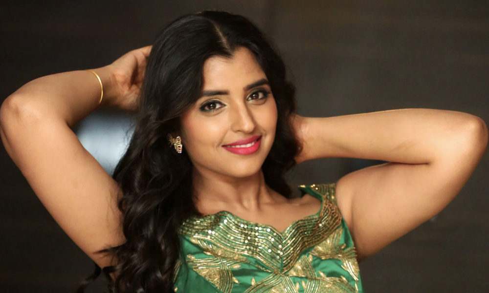 Anchor Syamala at Rajdoot Pre-Release