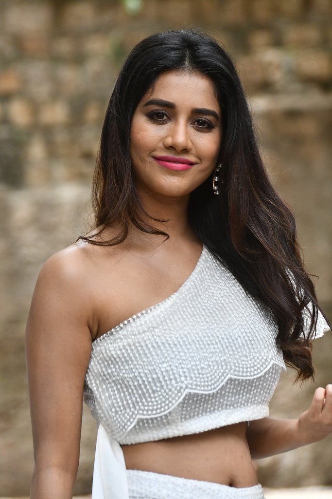 Nabha Natesh stills at iSmart Shankar interview