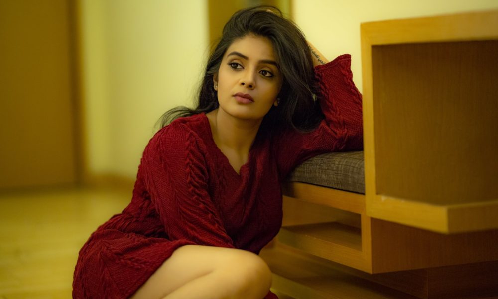 SreeMukhi latest hot photoshoot stills