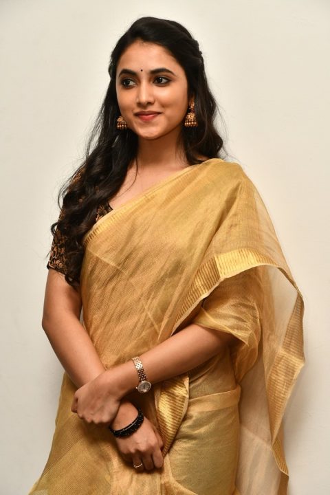 Priyanka Arul Mohan saree stills