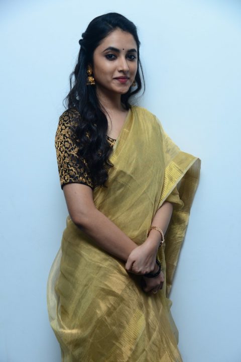 Priyanka Arul Mohan saree stills