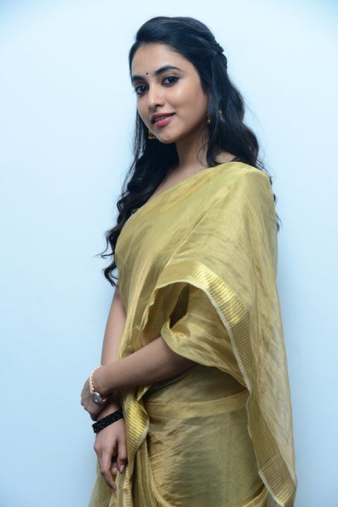 Priyanka Arul Mohan saree stills