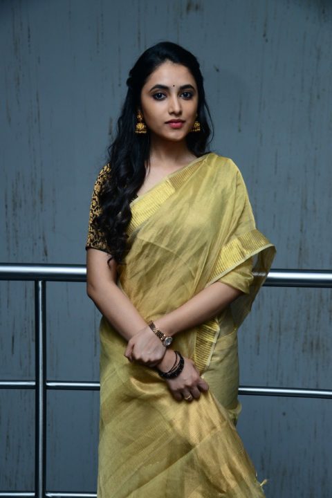 Priyanka Arul Mohan saree stills