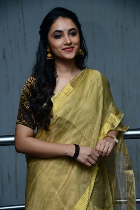 Priyanka Arul Mohan saree stills