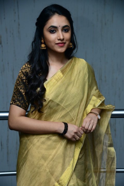 Priyanka Arul Mohan saree stills