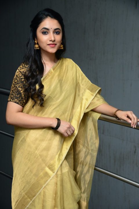 Priyanka Arul Mohan saree stills