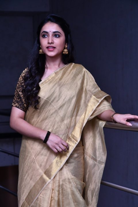 Priyanka Arul Mohan saree stills