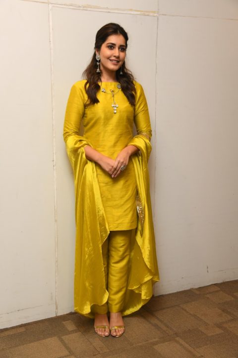 Raashi Khanna at Kousalya Krishnamurthy Pre Release