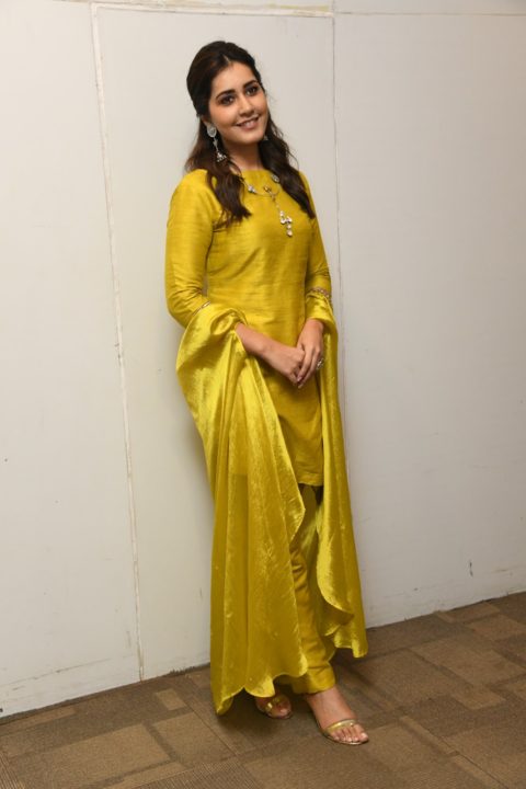 Raashi Khanna at Kousalya Krishnamurthy Pre Release