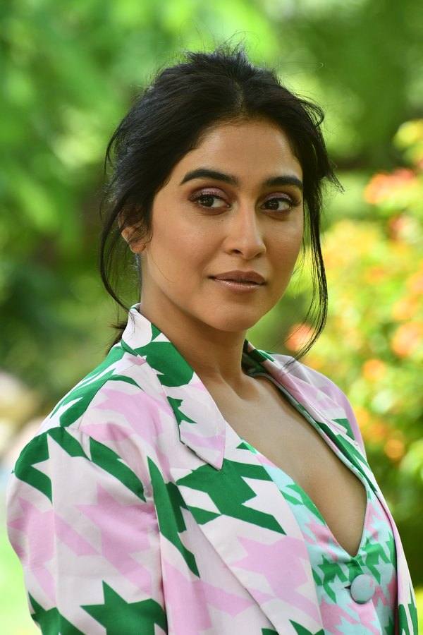 Regina Cassandra Deep Cleavage Stills At Evaru Press Meet South