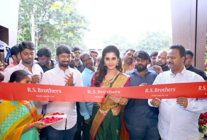 Nabha Natesh inaugurates RS Brothers Show room