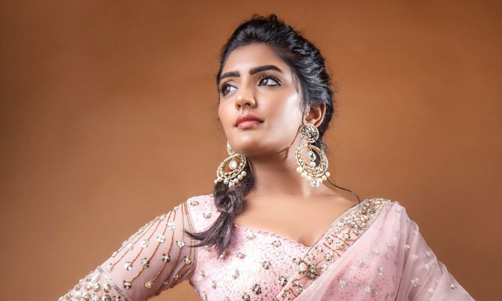 Eesha Rebba stills at Santosham Awards 2019