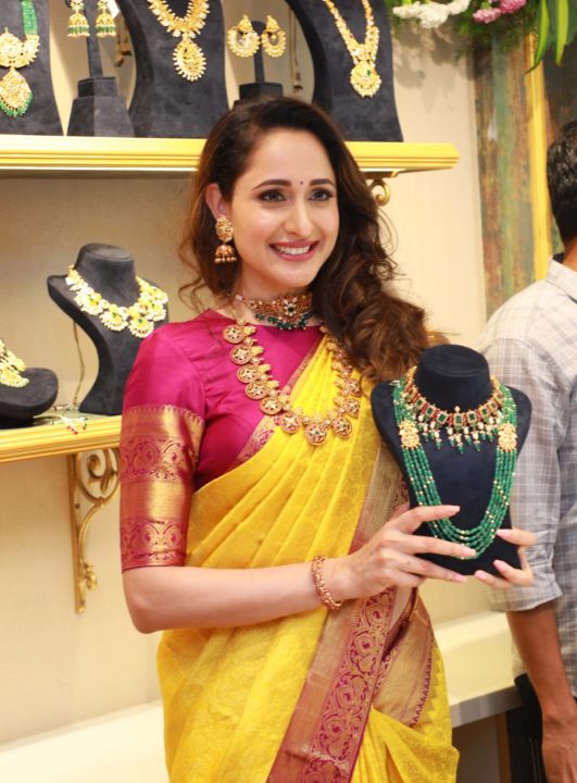 Pragya Jaiswal Inaugurates HIYA Designer Jewellery