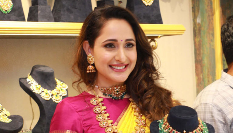 Pragya Jaiswal Inaugurates HIYA Designer Jewellery