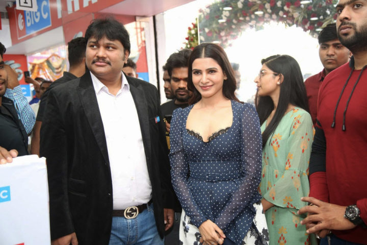 Samantha Akkineni launches OnePlus Mobiles at Big C