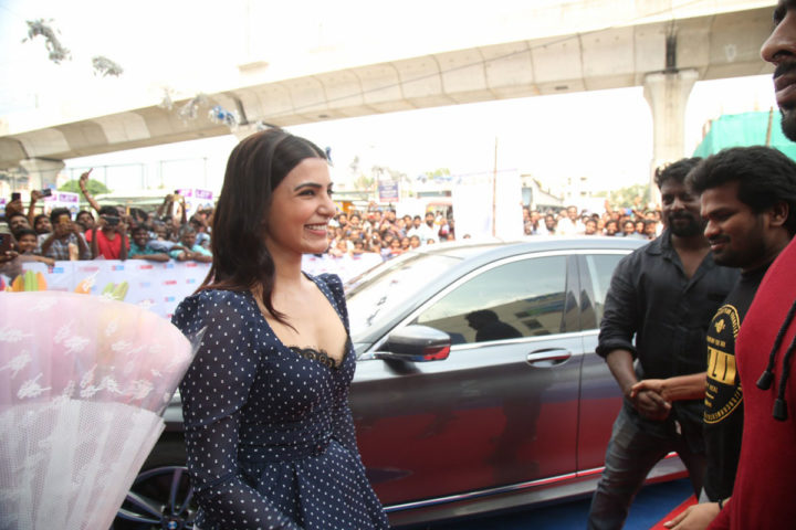 Samantha Akkineni launches OnePlus Mobiles at Big C