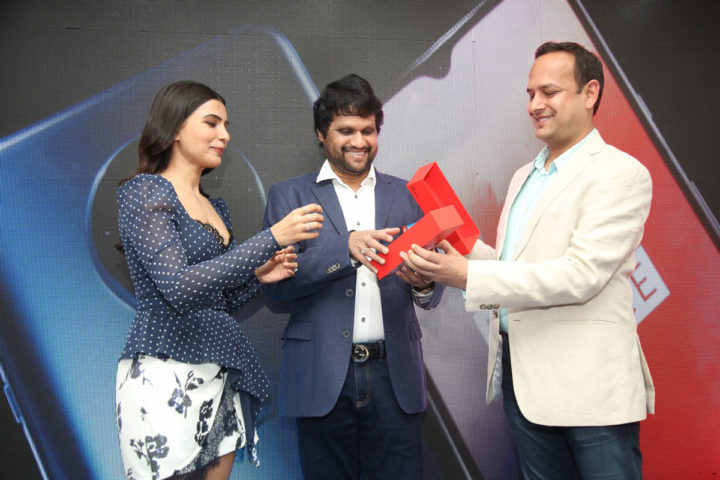 Samantha Akkineni launches OnePlus Mobiles at Big C