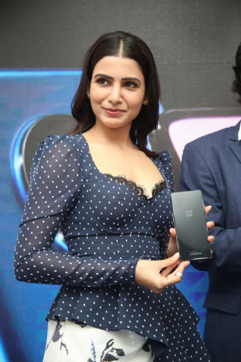 Samantha Akkineni launches OnePlus Mobiles at Big C