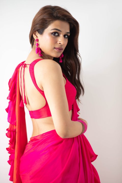 Shraddha Das in Pink Saree