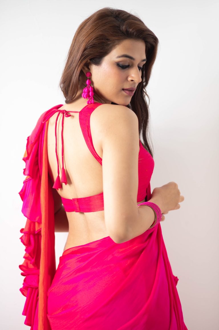 Shraddha Das Hot Stills In Pink Saree South Indian Actress 