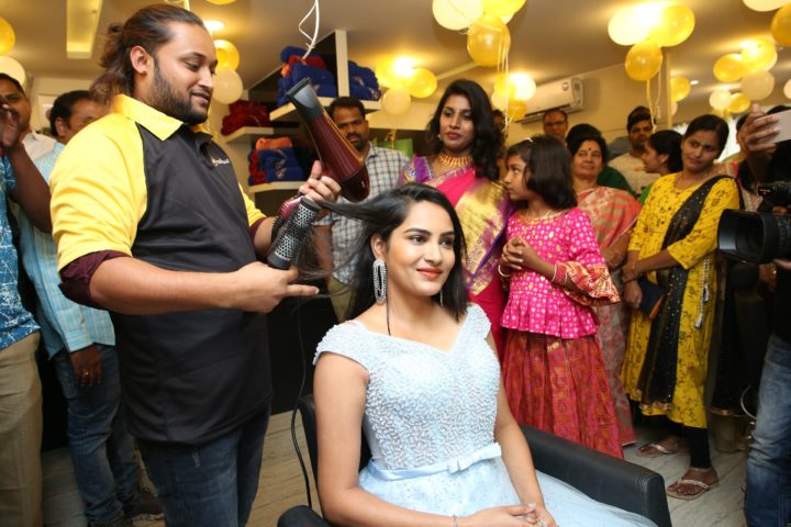 Actress Himaja Inaugurates BeYou Salon at Suchitra