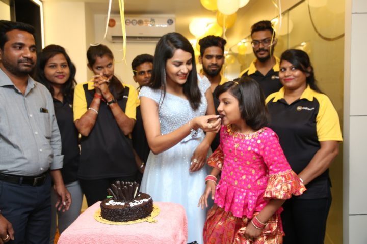 Actress Himaja Inaugurates BeYou Salon at Suchitra