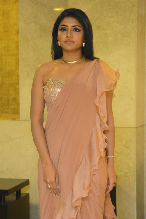 Eesha Rebba stills at Ragala 24 Gantallo Pre-Release