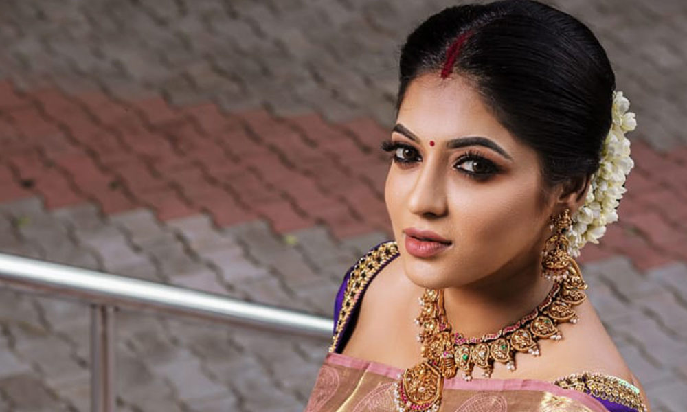 Reshma Pasupuleti silk saree stills