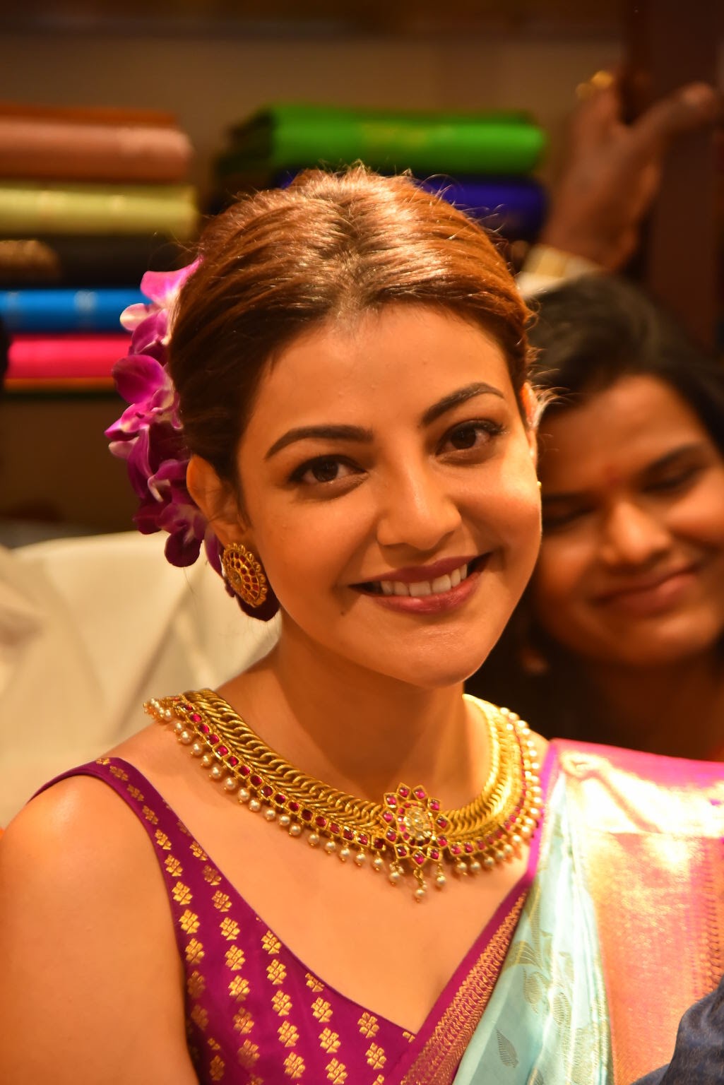 Kajal Aggarwal saree stills at Vidhatri Shopping Mall launch