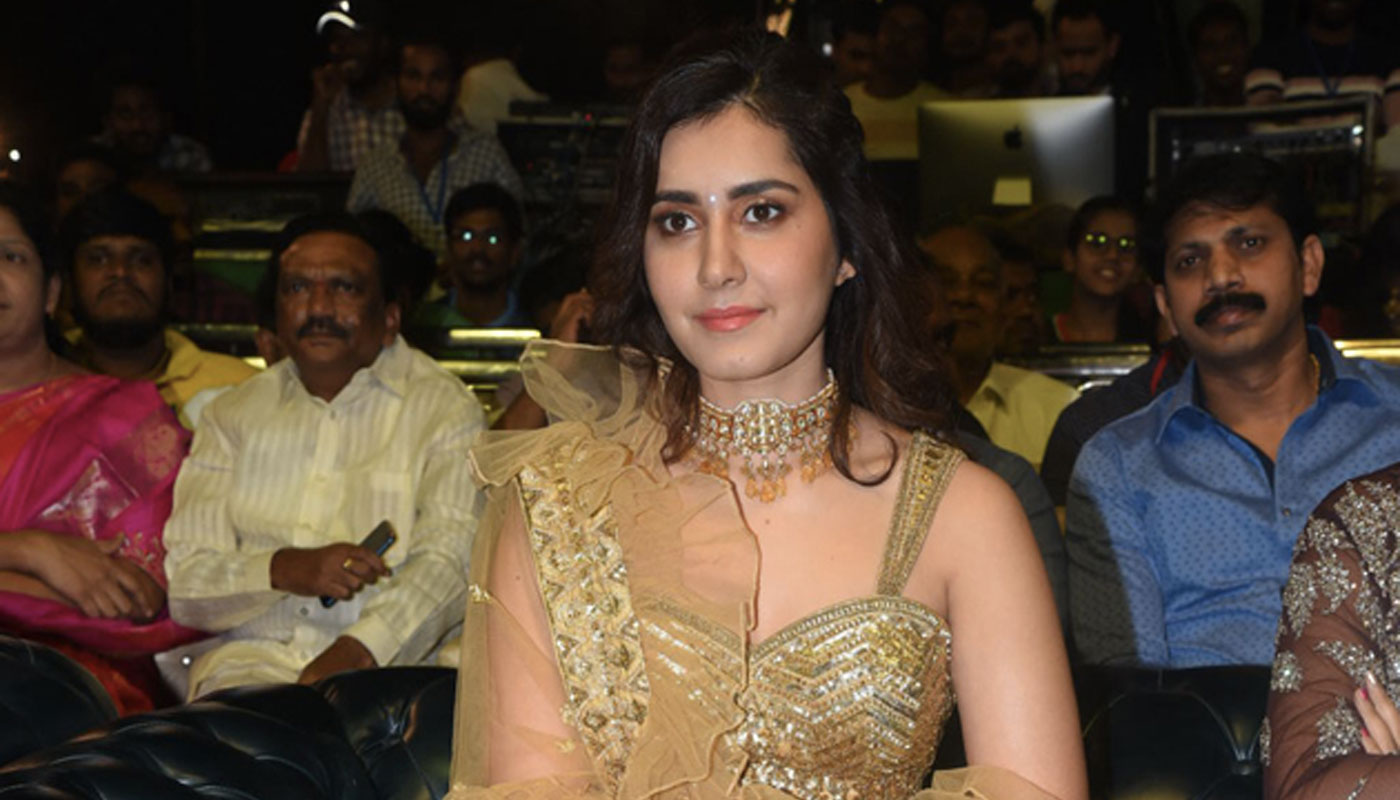 Raashi Khanna stills at Venky Mama Movie Pre Release Event