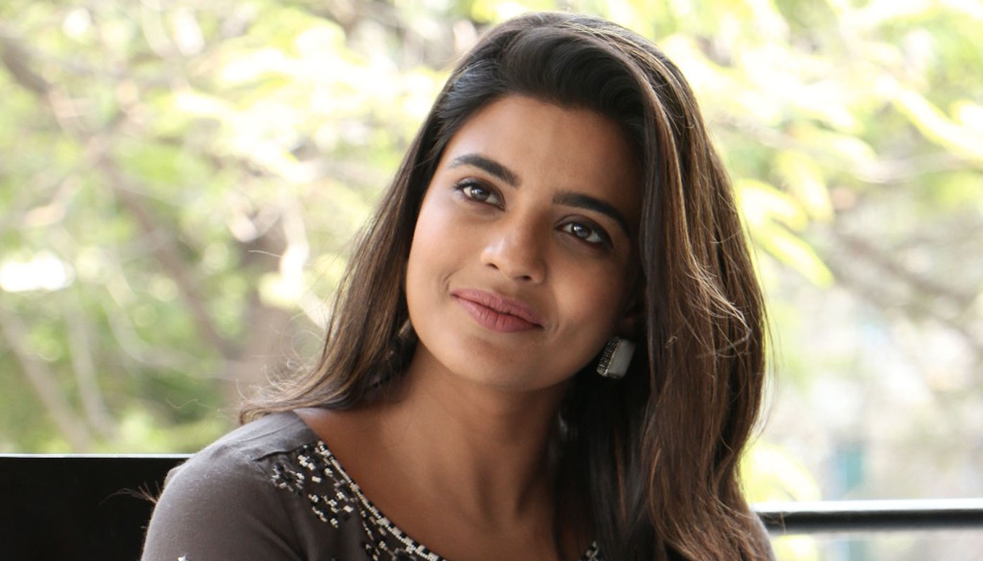 Aishwarya Rajesh stills at Vaanam Kottattum movie interview