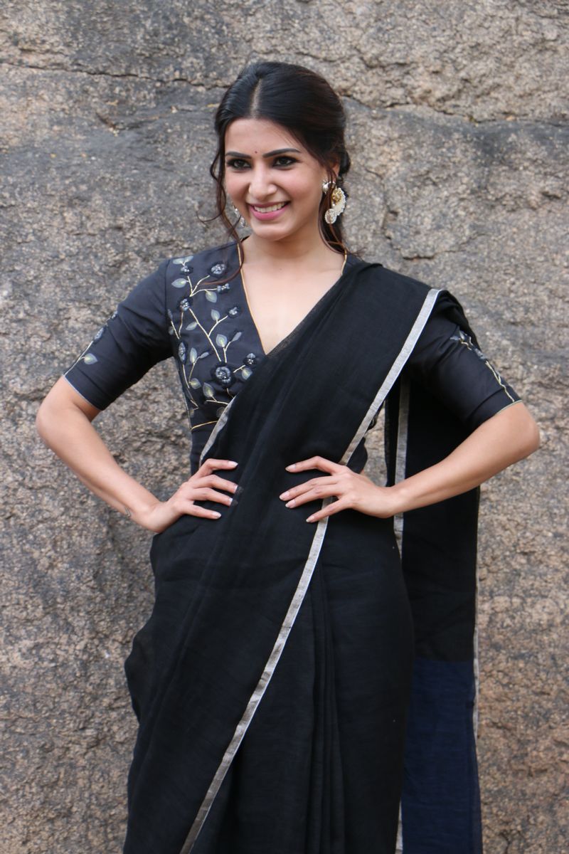 Samantha Akkineni in black saree stills at Jaanu press meet