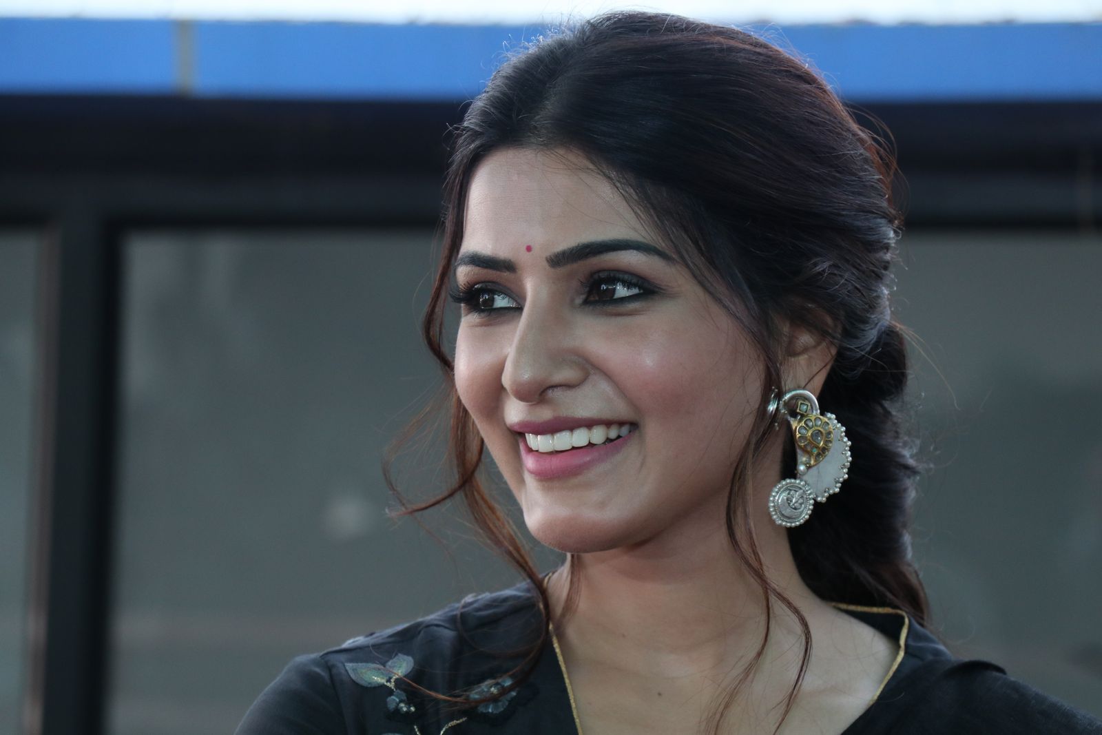 Samantha Akkineni in black saree stills at Jaanu press meet