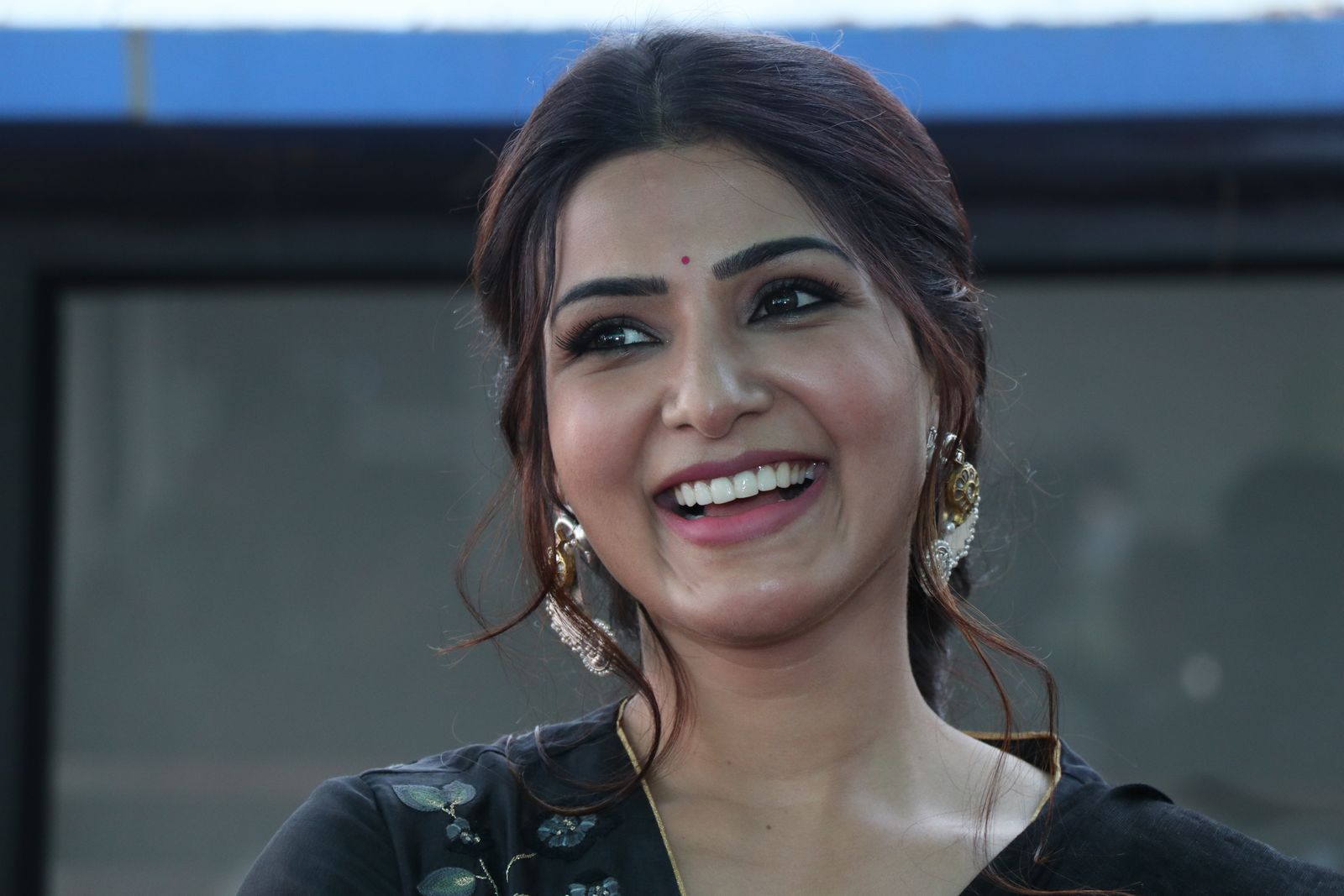 Samantha Akkineni in black saree stills at Jaanu press meet
