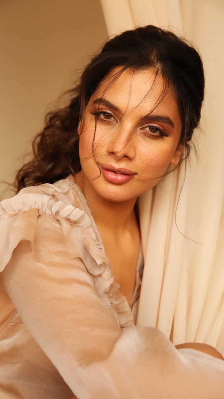 Tanya Hope hot photoshoot stills by photographer Sasha Jairam