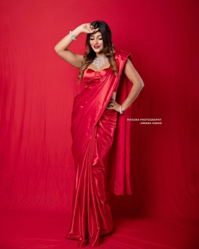 Yashika Aannand hot stills in red saree