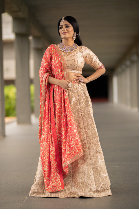 Janani Iyer beautiful stills in bridal wear