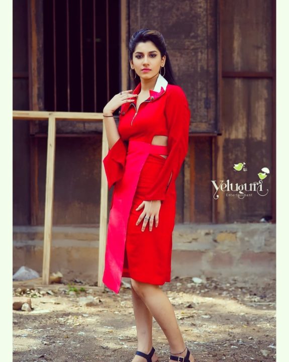 Vishnu Priya Bhimeneni photoshoot stills