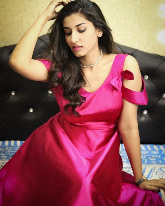 Vishnu Priya Bhimeneni photoshoot stills