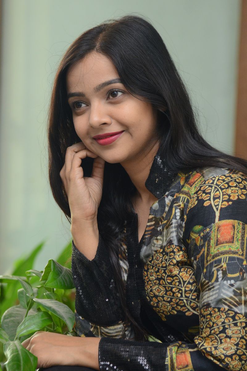 Nitya Shetty at O Pitta Katha Interview Stills