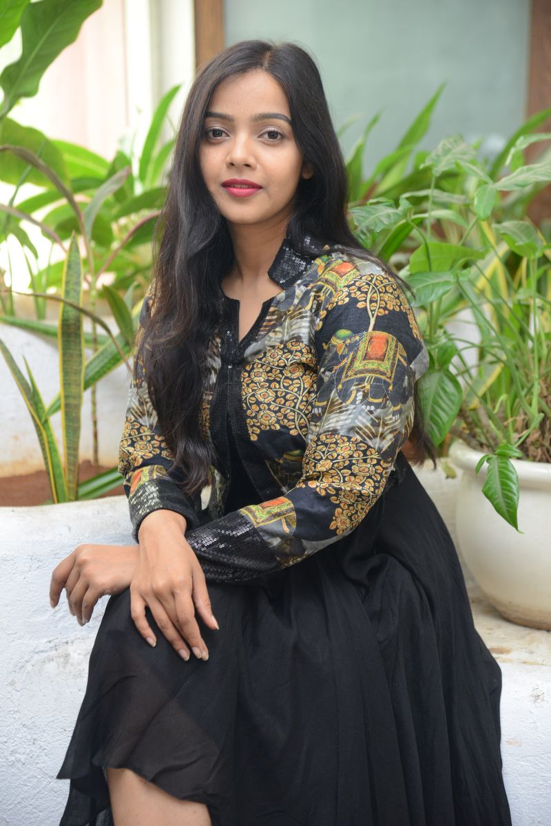 Nitya Shetty at O Pitta Katha Interview Stills