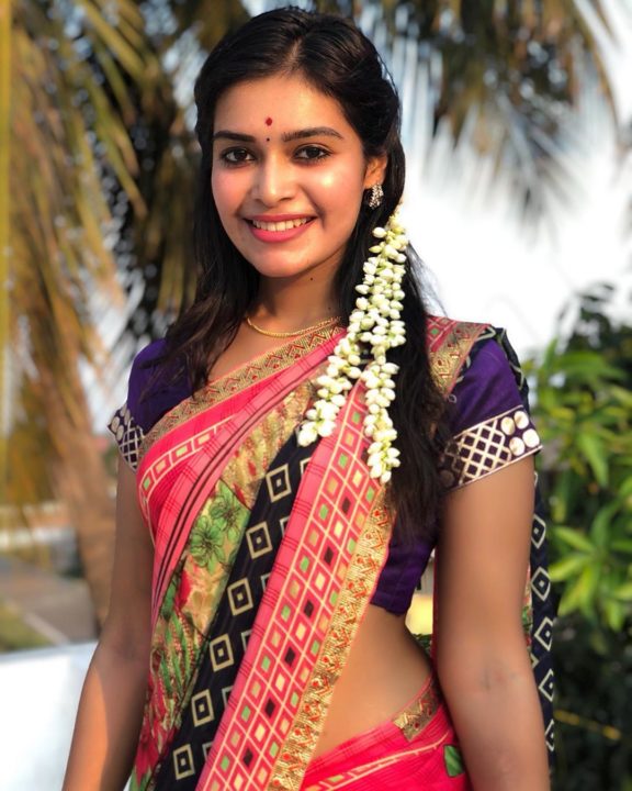 Dharsha Gupta saree photos