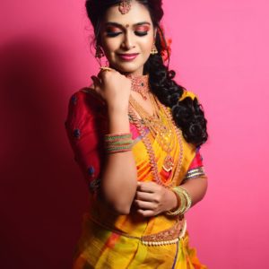 Dharsha Gupta saree photos