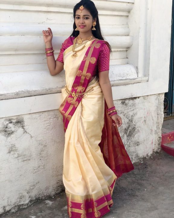 Dharsha Gupta saree photos